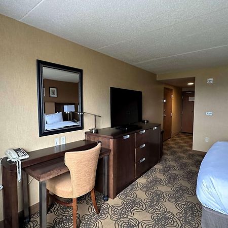 Doubletree By Hilton Bay City - Riverfront Экстерьер фото