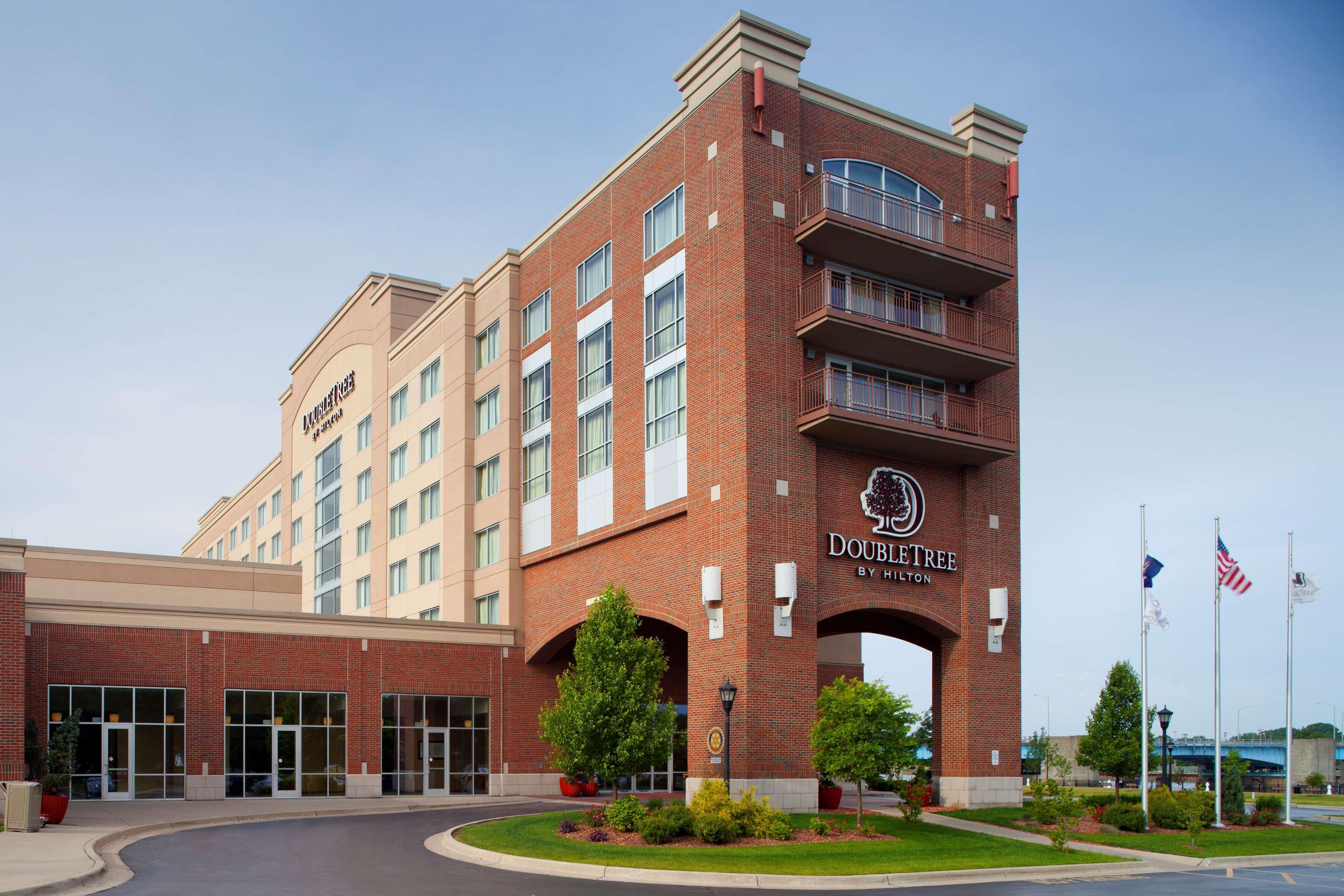 Doubletree By Hilton Bay City - Riverfront Экстерьер фото