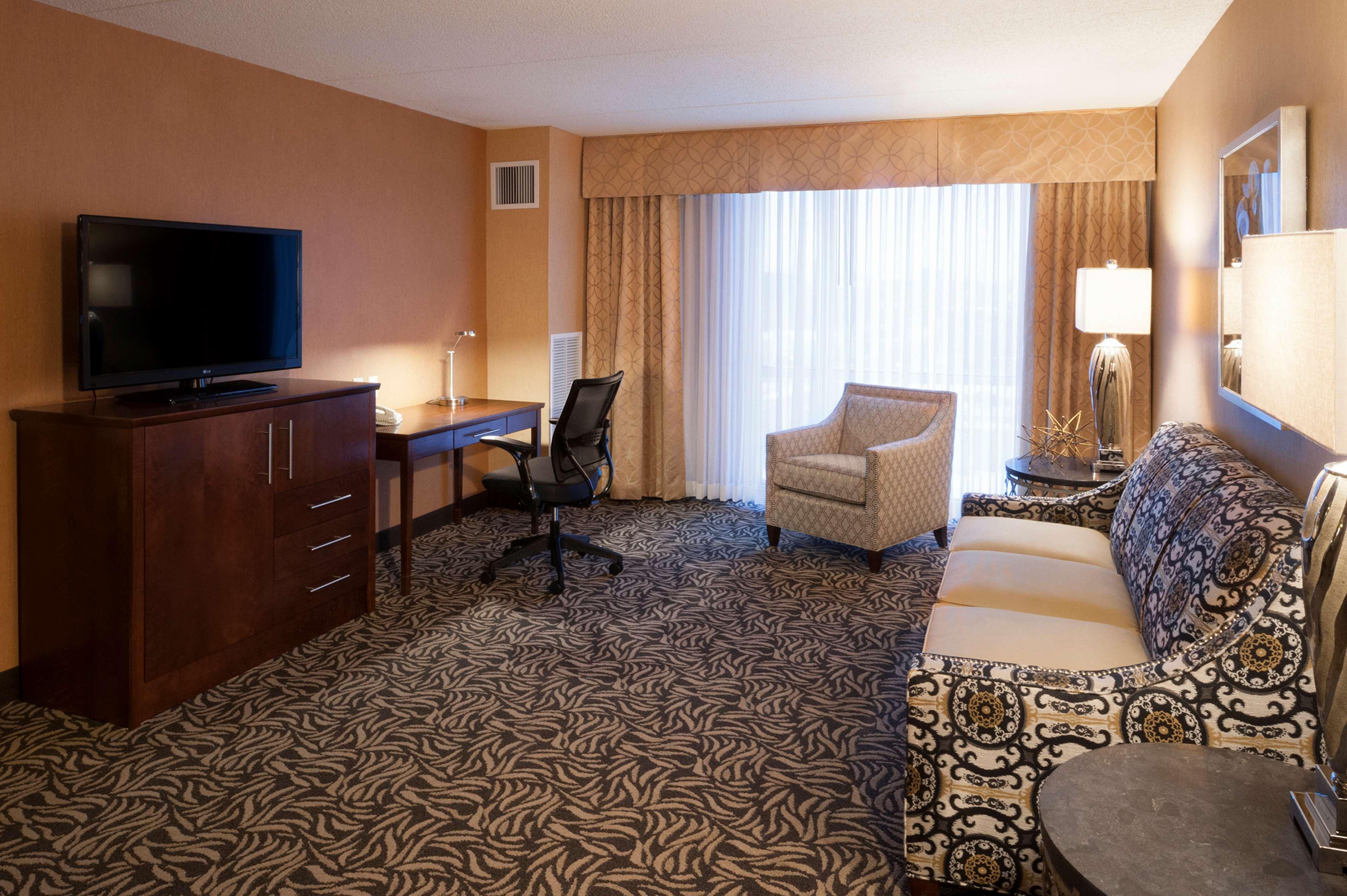 Doubletree By Hilton Bay City - Riverfront Экстерьер фото