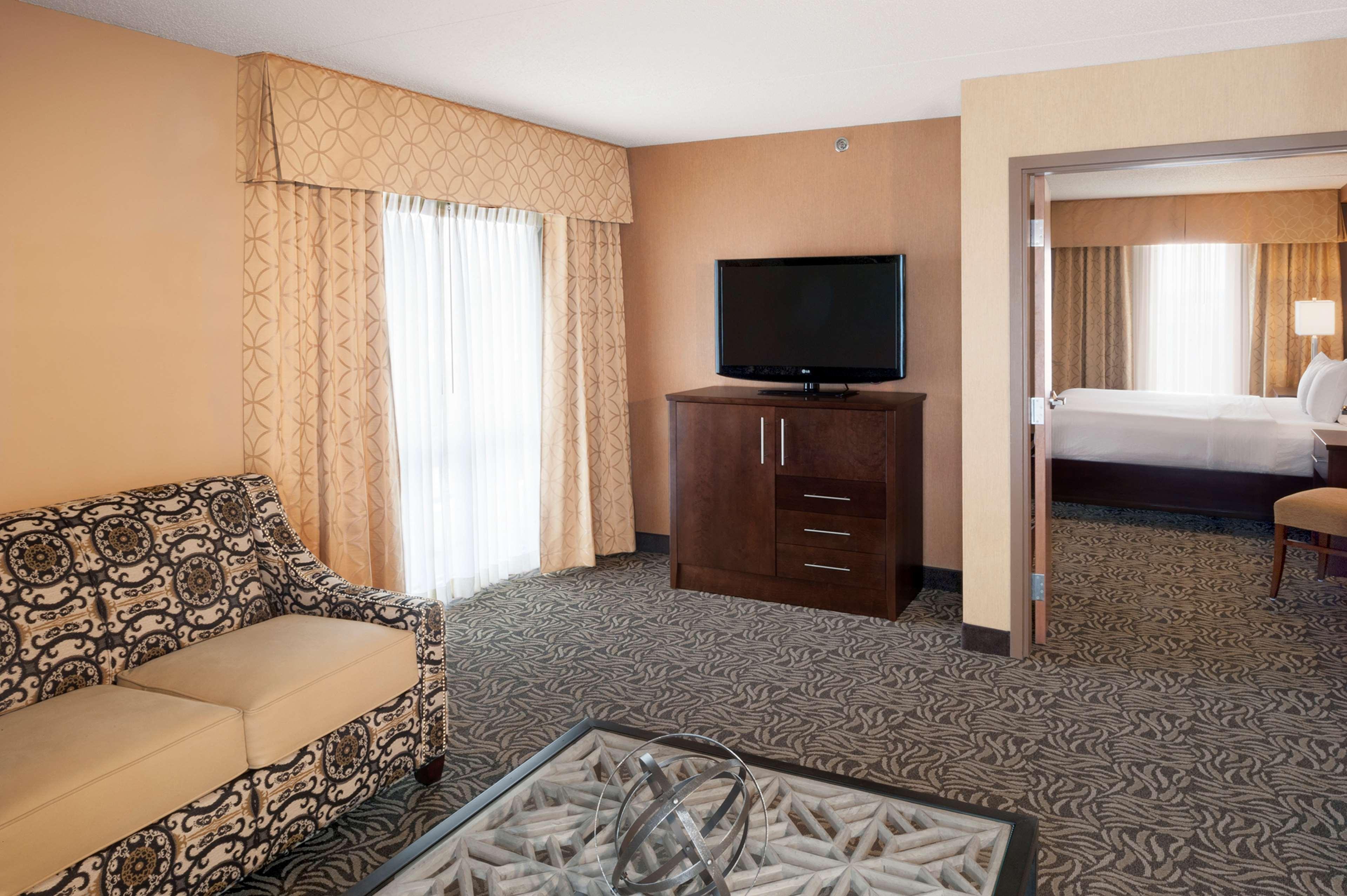 Doubletree By Hilton Bay City - Riverfront Экстерьер фото