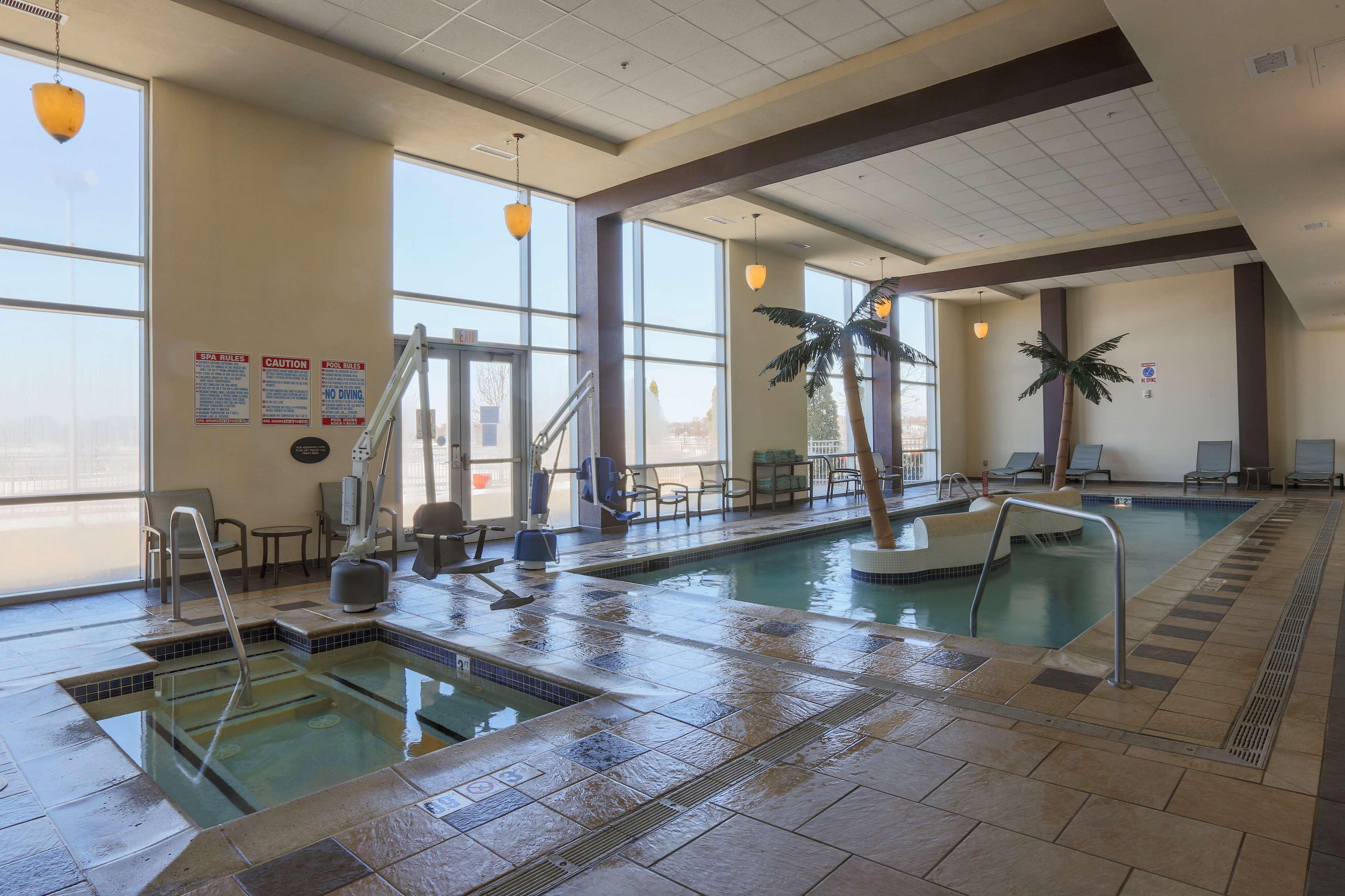 Doubletree By Hilton Bay City - Riverfront Экстерьер фото