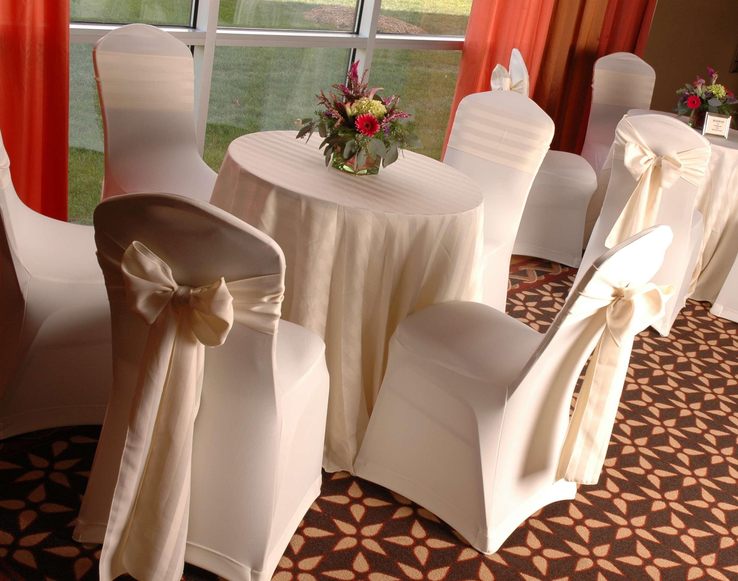 Doubletree By Hilton Bay City - Riverfront Ресторан фото