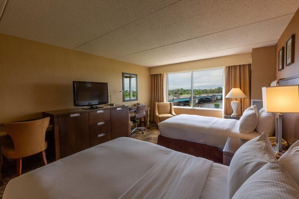 Doubletree By Hilton Bay City - Riverfront Экстерьер фото