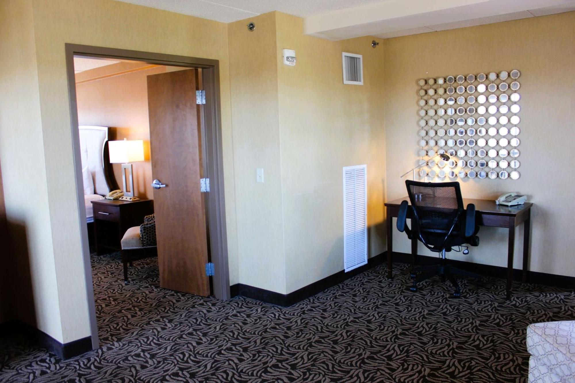 Doubletree By Hilton Bay City - Riverfront Экстерьер фото