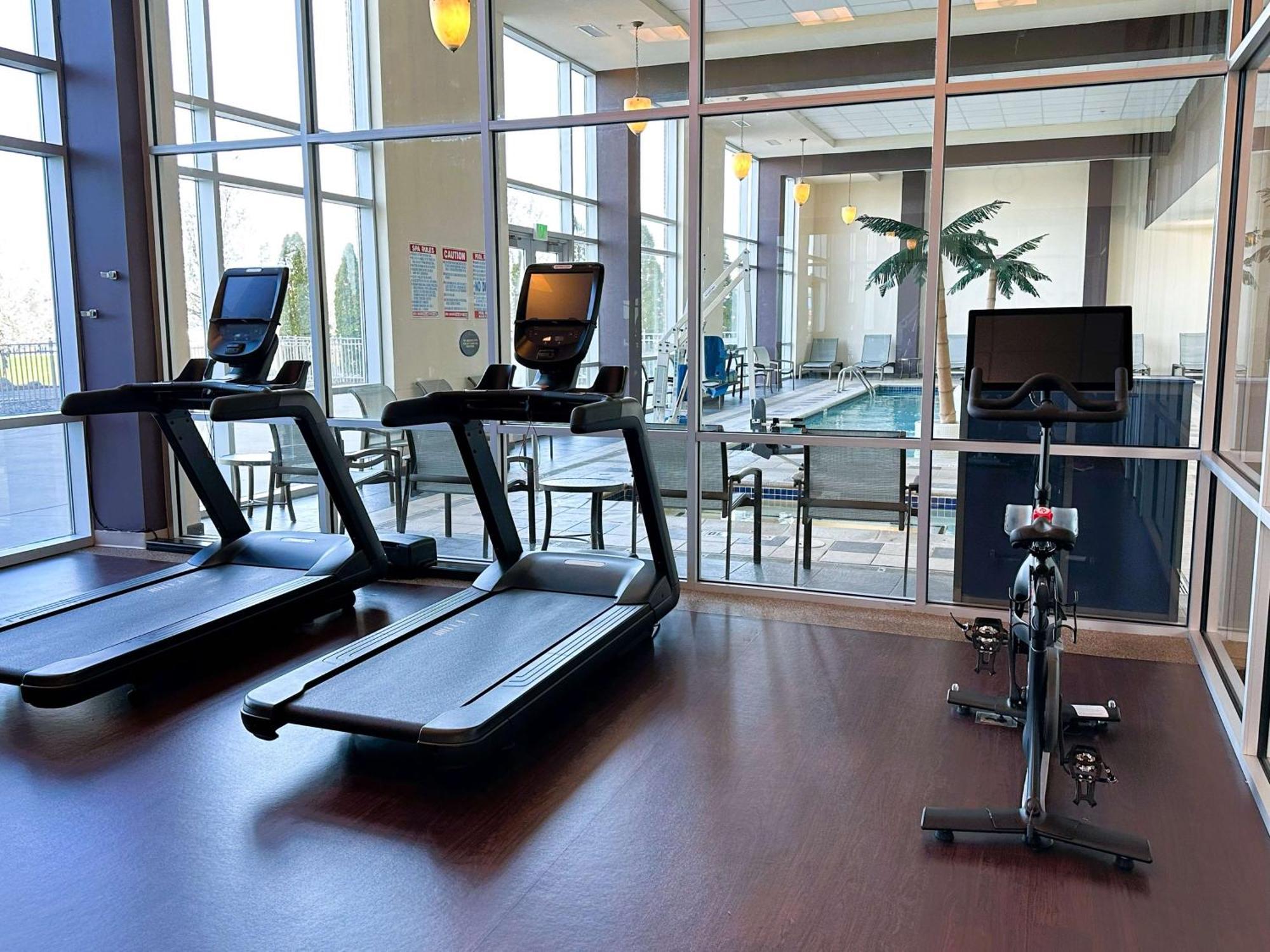 Doubletree By Hilton Bay City - Riverfront Экстерьер фото