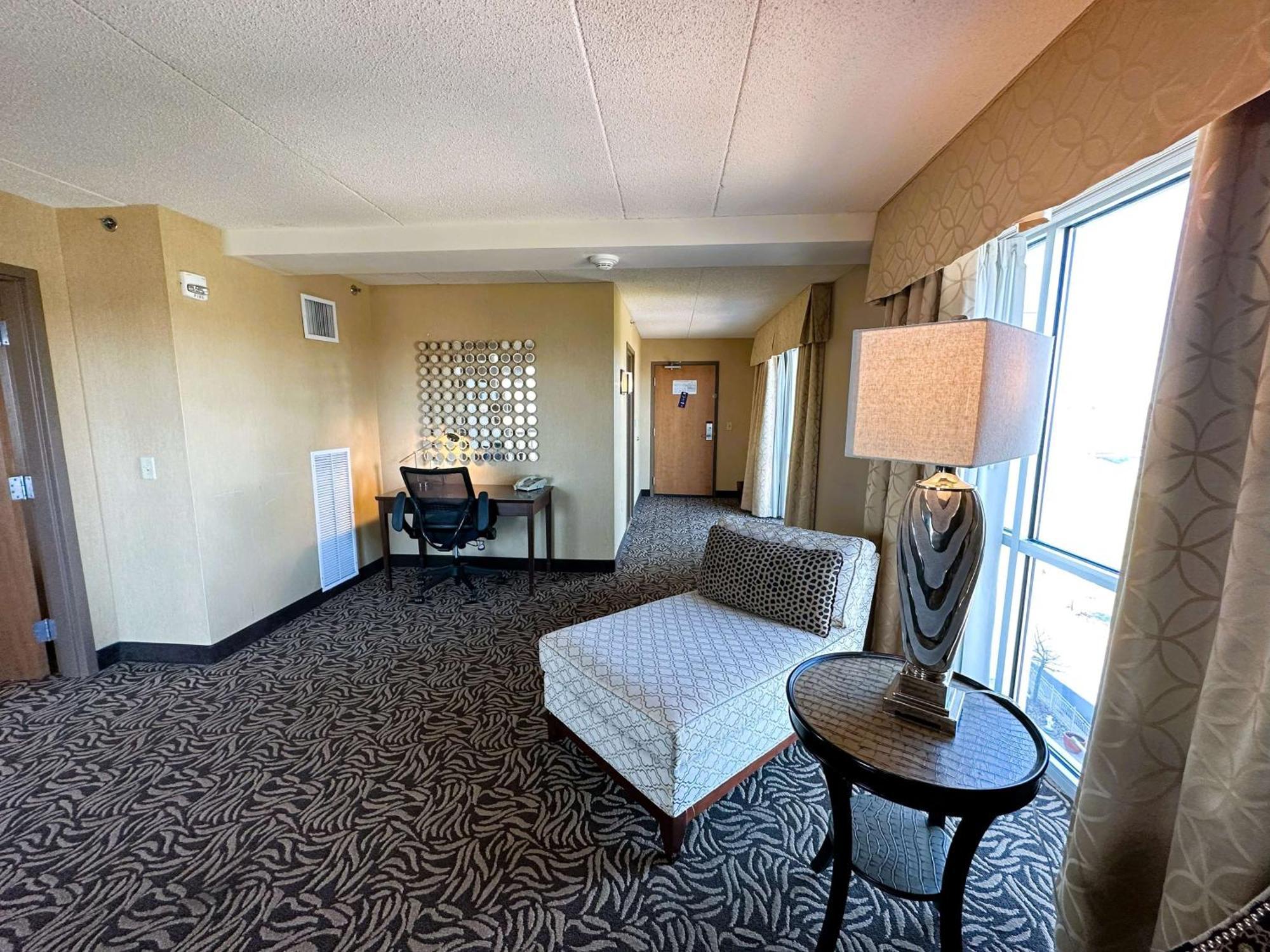 Doubletree By Hilton Bay City - Riverfront Экстерьер фото