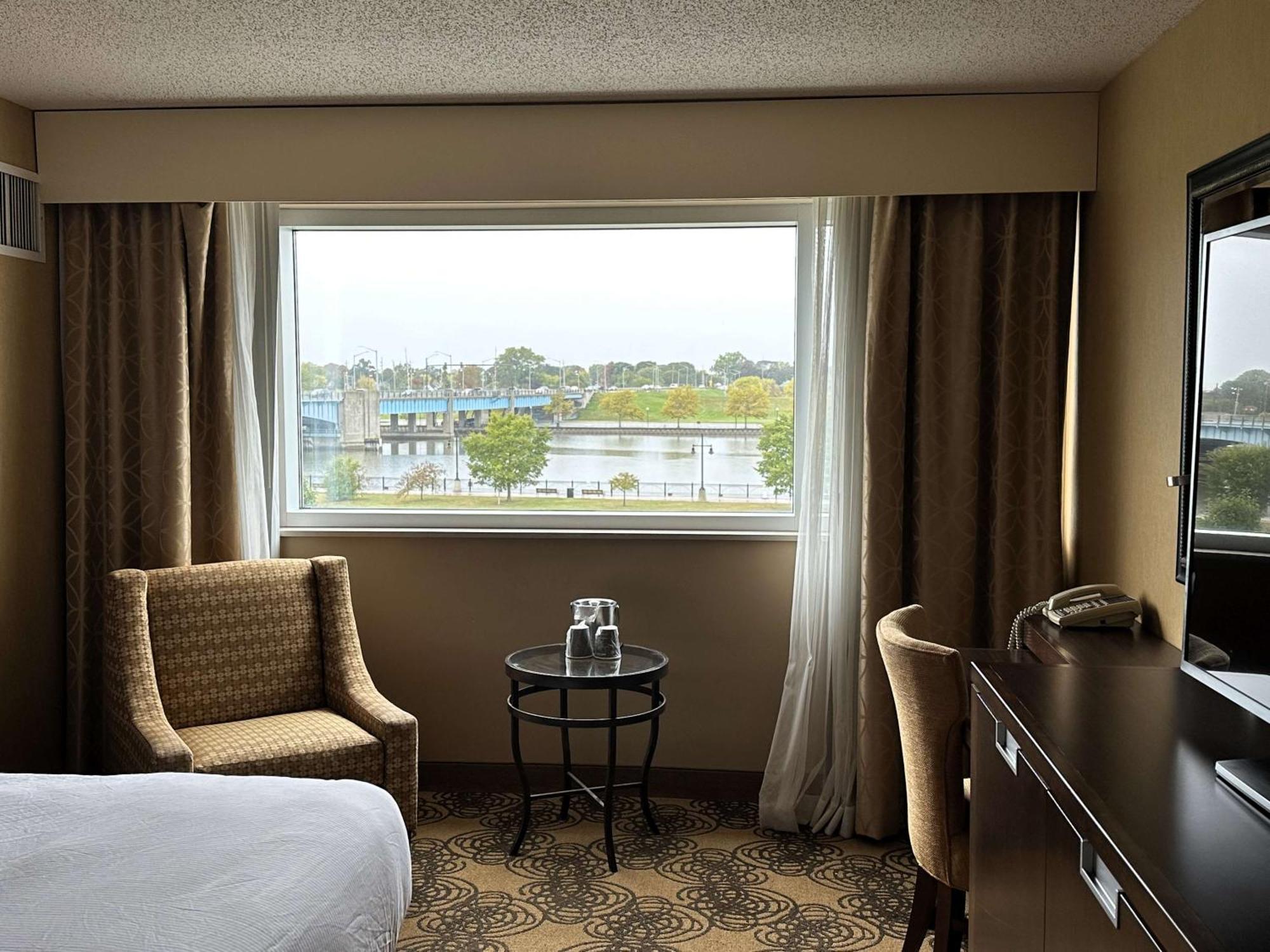 Doubletree By Hilton Bay City - Riverfront Экстерьер фото